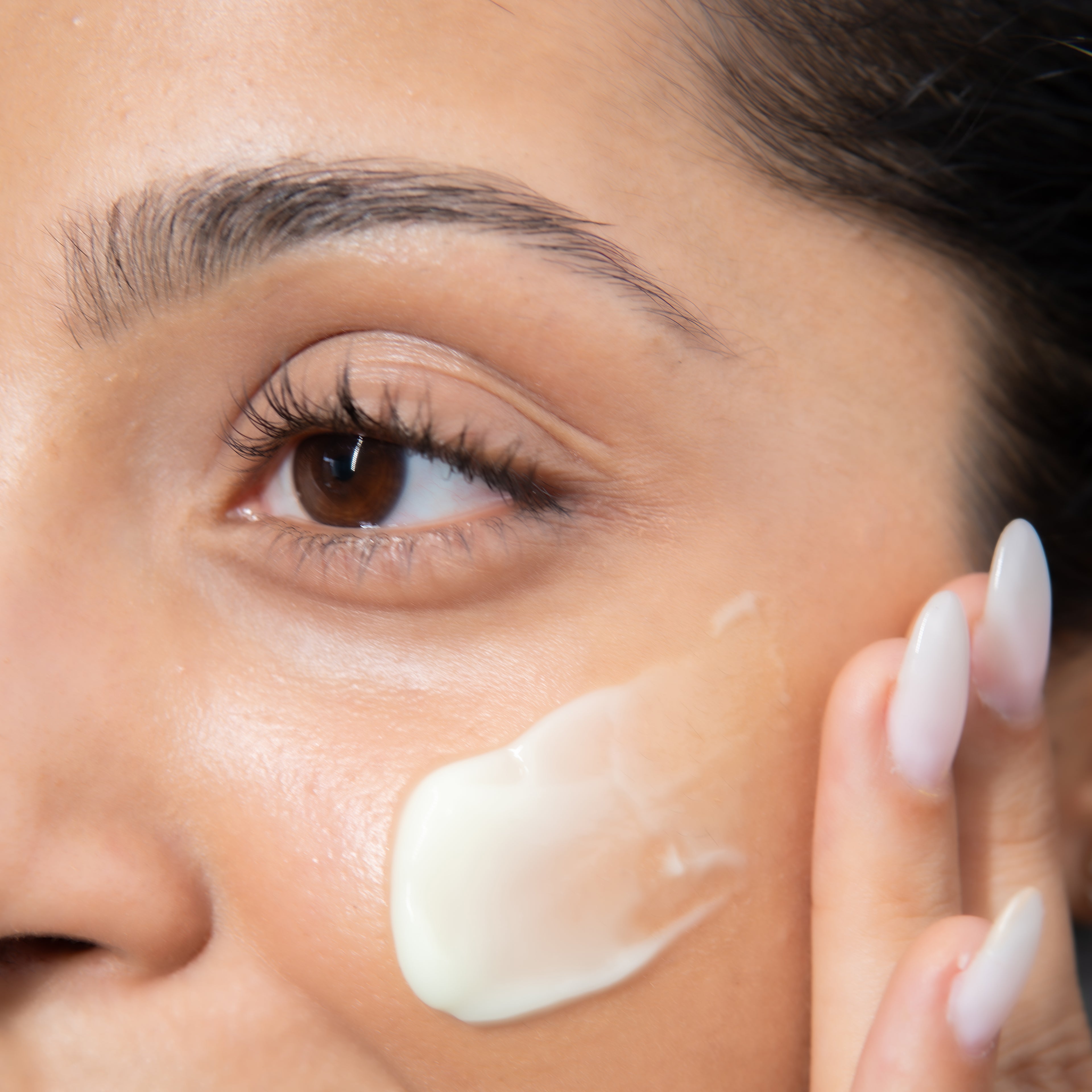 Gel cream moisturizer texture for oily sensitive skin